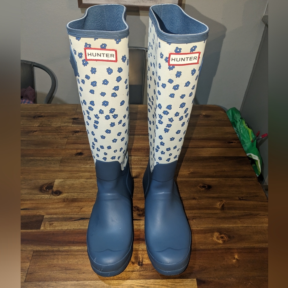 Women's Floral Hunter Boots Size 10